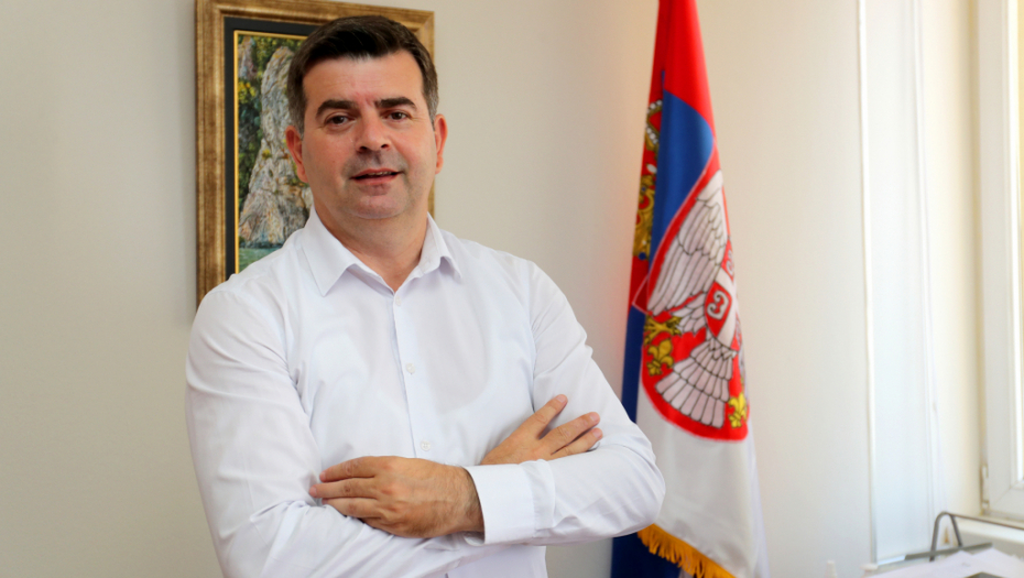 Đerlek: Umjesto da se suoče sa nacističkom prošlošću, Hrvati bolesnim fotomontažama udaraju na Vučića!