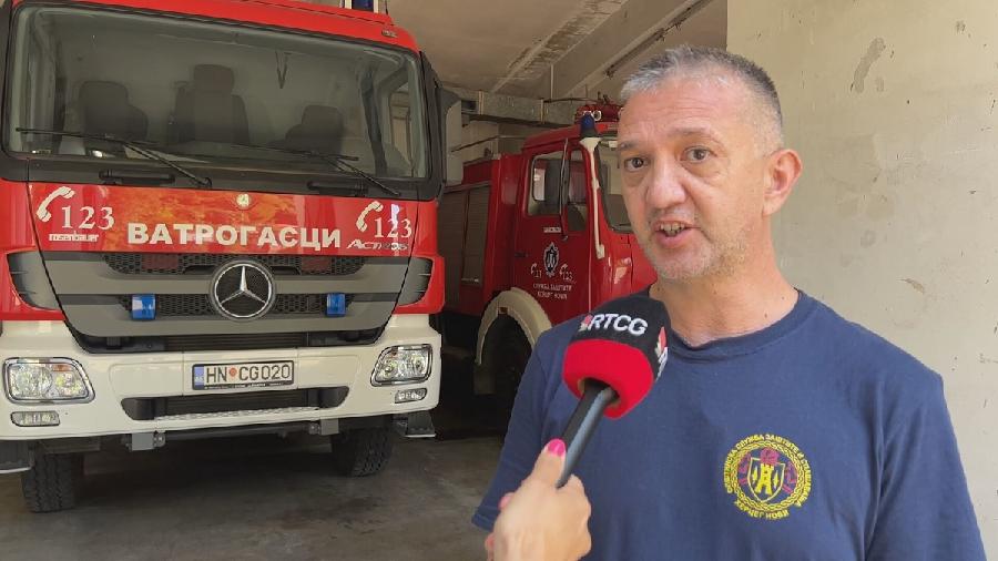 Požar u mjestu Kabao iznad naselja Zelenika se širi  vatrogasci na terenu