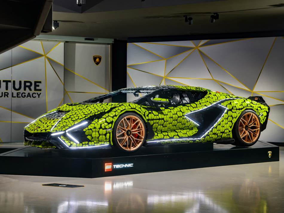 Lamborghini napravljen od 400.000 LEGO kockica – sklapali ga godinu dana