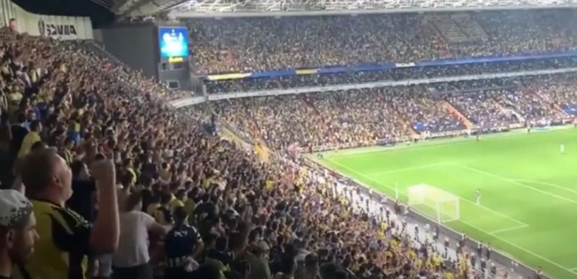 Navijači Fenera „bez milosti“ prema fudbalerima kijevskog Dinama: Čitav stadion klicao ime Vladimira Putina! (VIDEO)
