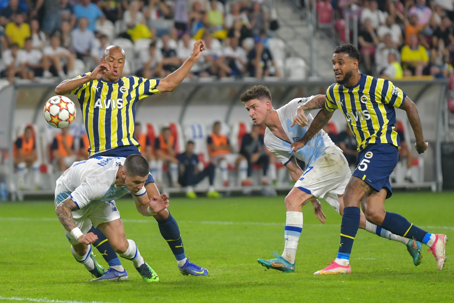 UEFA pokrenula istragu zbog skandiranja Vladimiru Putinu u Istanbulu