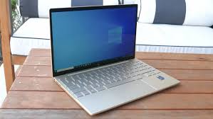 Zašto ne treba da držite laptop u krilu