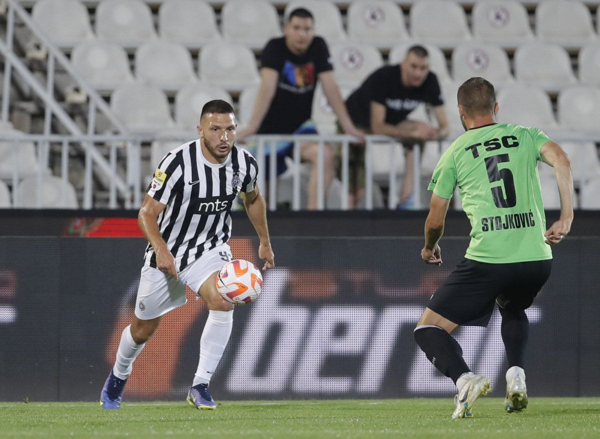 Novi dresovi, stari problemi: Partizan bez šuta u okvir gola!