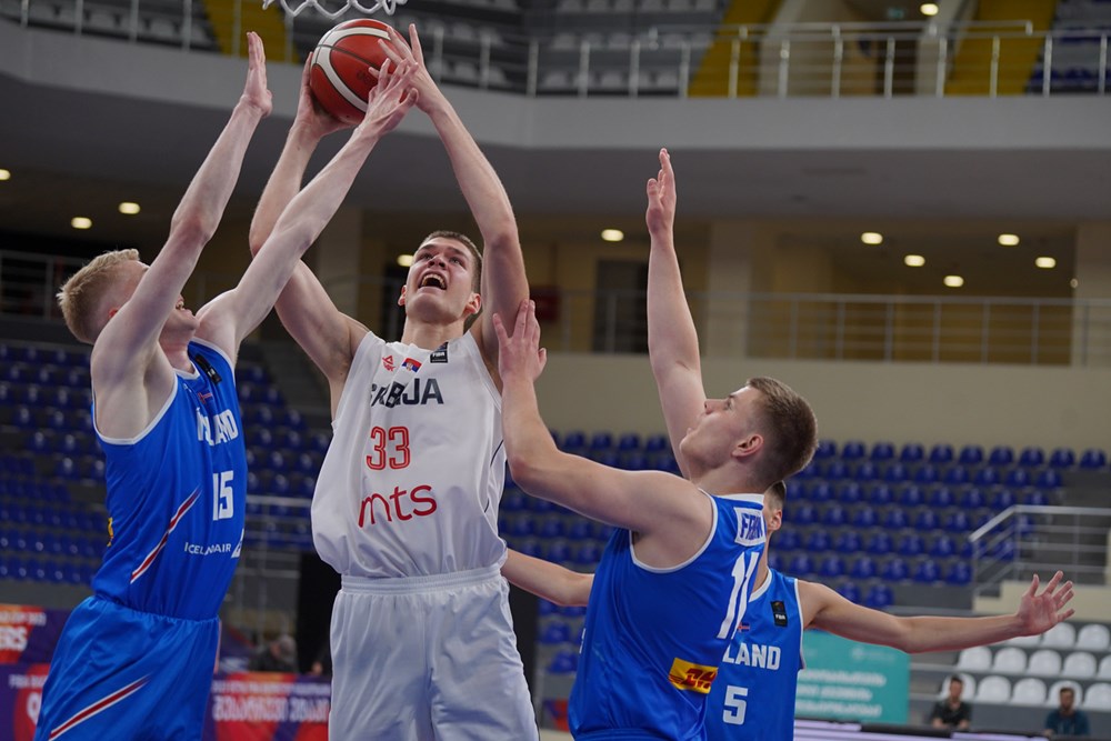 Mlada košarkaška reprezentacija Srbije osvojila zlato na Evropskom prvenstvu B divizije