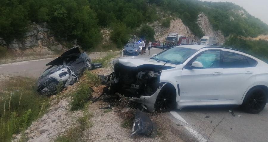Na putu Risan-Nikšić došlo do udesa: Dvije osobe poginule, četvoro povrijeđenih