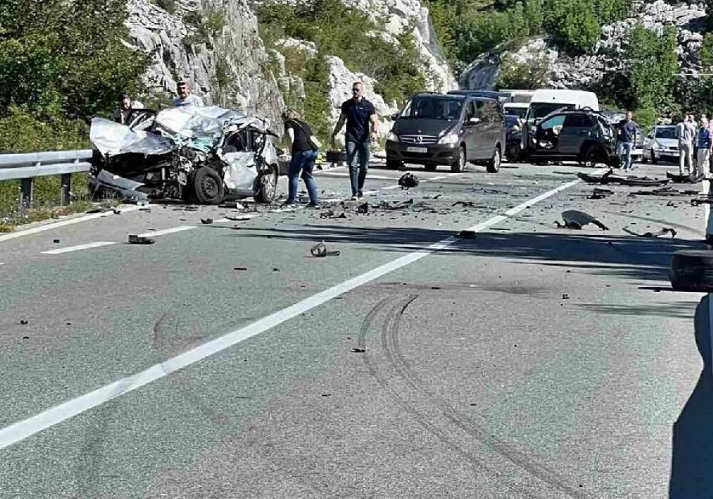 Udes na Obzovici: Poginule dvije osobe, više povrijeđenih