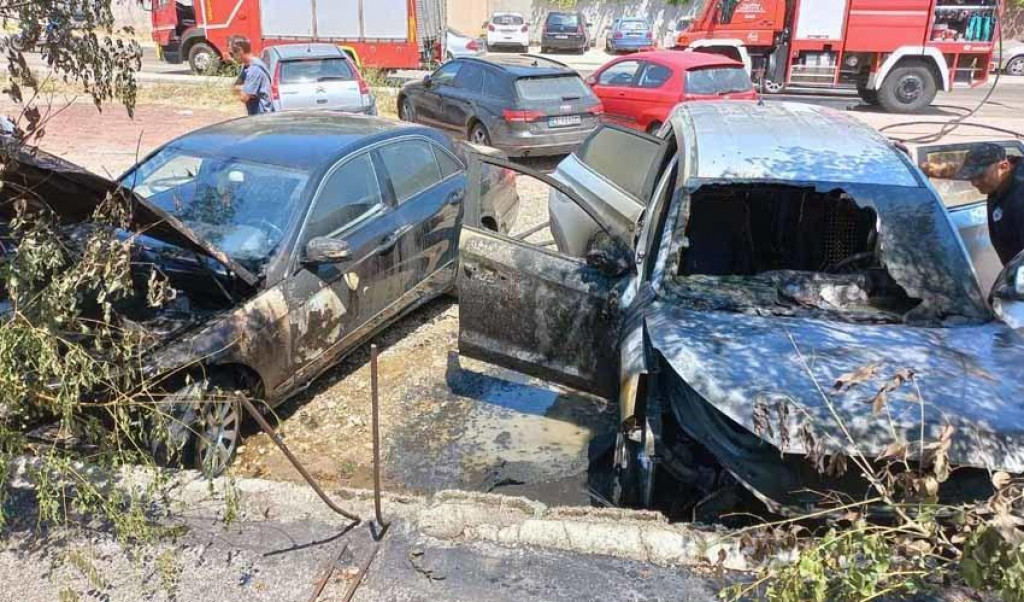 Razlog još uvijek nepoznat: Zapaljena dva vozila u Sutomoru