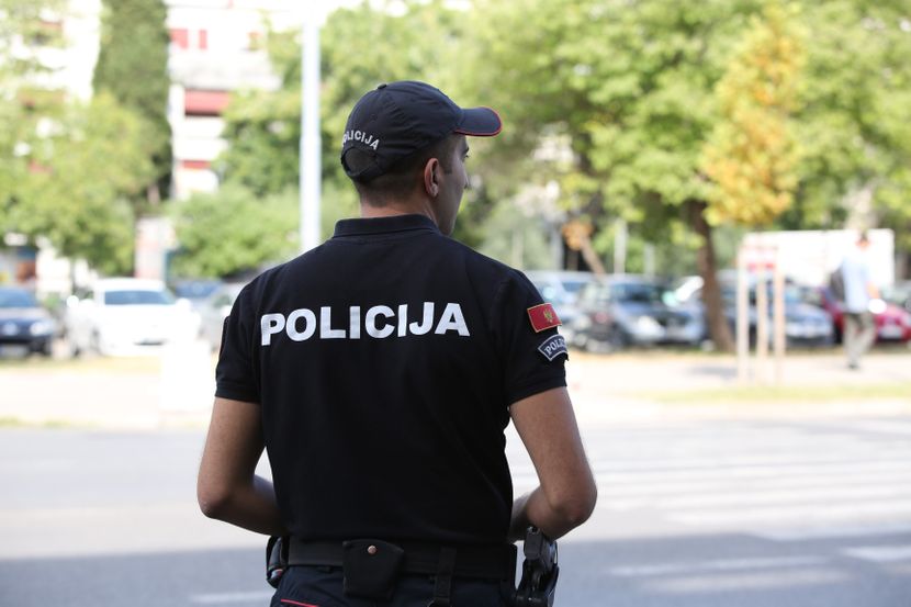 Protest policijskih službenika u četvrtak ispred Vlade: Juče primili opet smanjenu platu