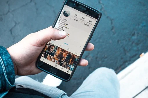 Korona popustila, ali je smartfon tržište opet značajno palo
