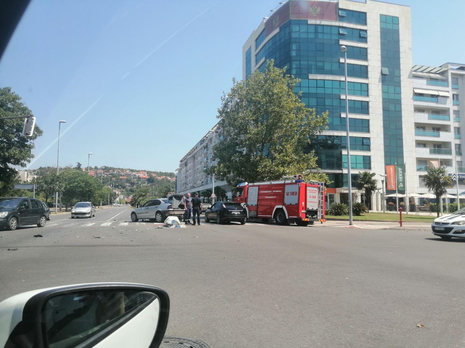 Saobraćajna nezgoda na Bulevaru Džordža Vašingtona