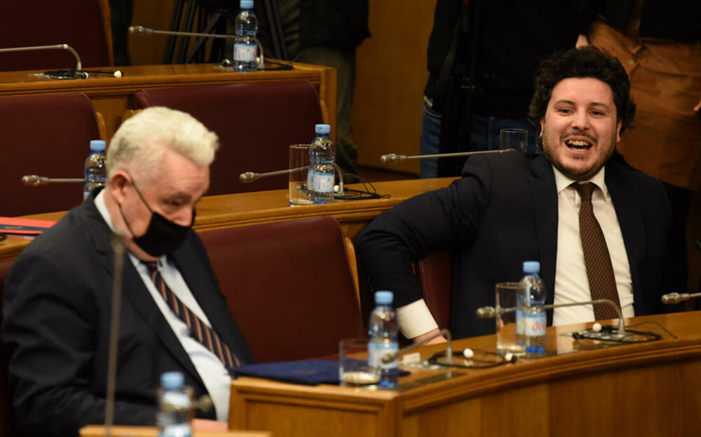 Nekada braća po slobodi, danas rivali bez milosti: Hronika političkog razlaza Abazovića i Krivokapića