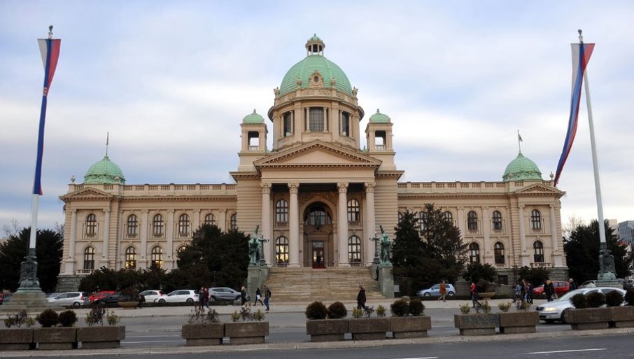 Jovanov (SNS) poručio Srbima na KiM: Izdržite sva iskušenja kao i do sada; Milica Đurđević: Preispitati sve sporazume sa Prištinom; Šapić: Podrška državi i predsjedniku Vučiću u borbi za Srbe na KiM