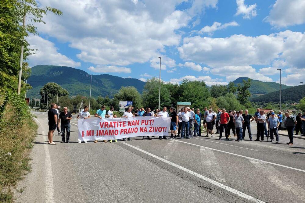 Mještani Bistrice blokirali put Bijelo Polje – Prijepolje: Traže da se obustavi rekonstrukcija puta Gubavač – Bistrica