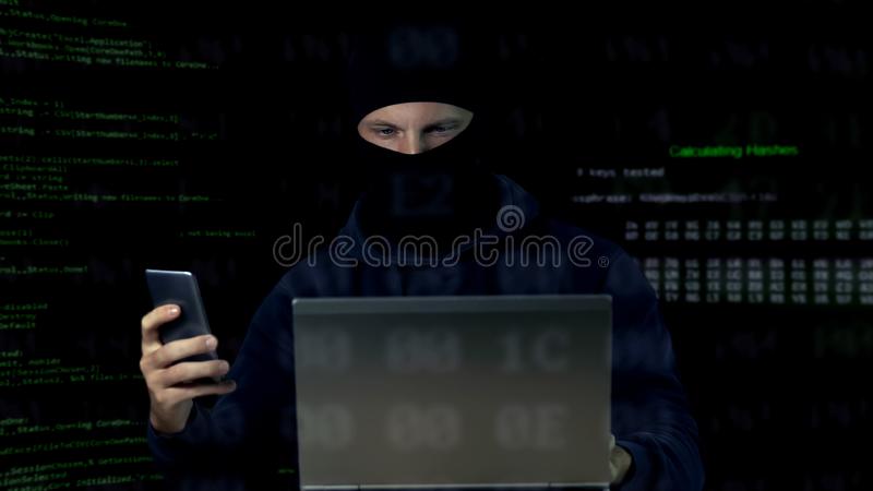 Odakle sumnjivim portalima transkripti privatnih telefonskih razgovora: Prisluškuju li se svi građani Crne Gore?