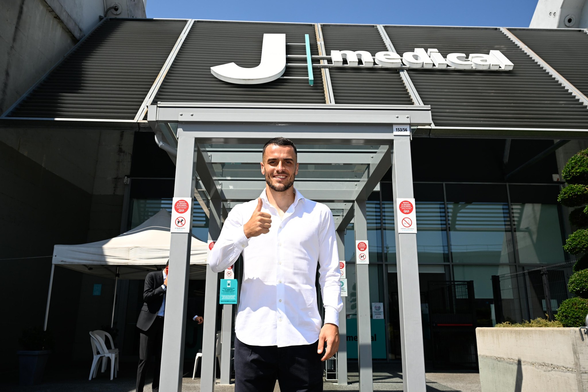 Kostić već u kampu Juventusa: Ajntrahtu 13 miliona evra i četiri u bonusima