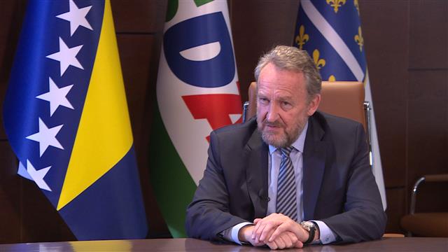 Izetbegović u novim udarima na Srbiju i Rusiju: Vođa stranke Demokratske akcije ne prestaje sa zapaljivom retorikom i napadima na Beograd