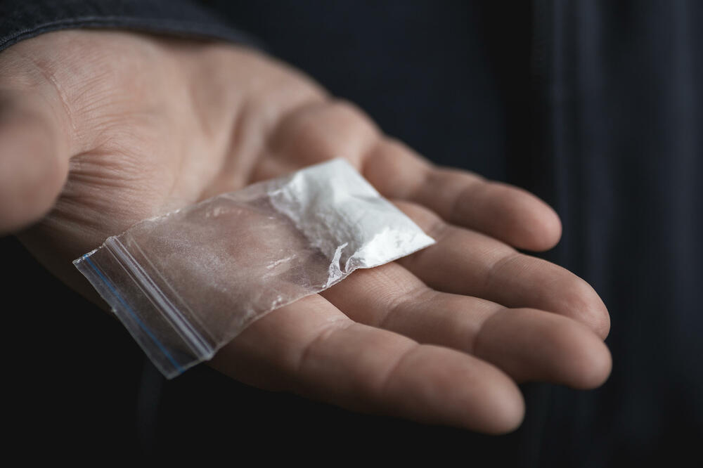 Tivatska policija podnijela krivične prijave protiv dvije osobe: Kod jednog pronađen kokain kod drugog marihuana