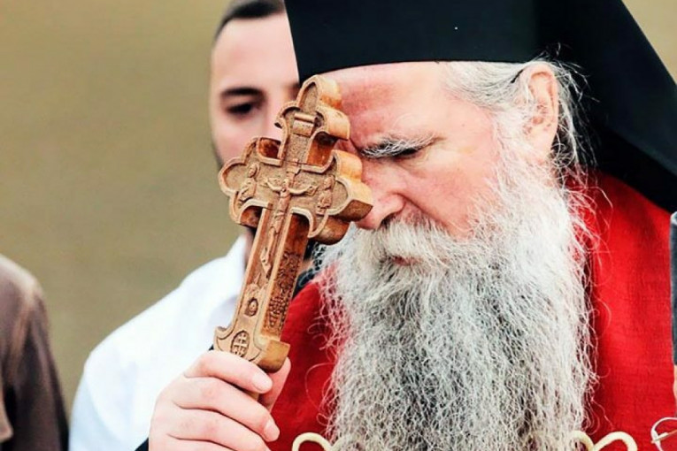 Mitropolit Joanikije: Današnji tragični događaj potresa i nebo i zemlju