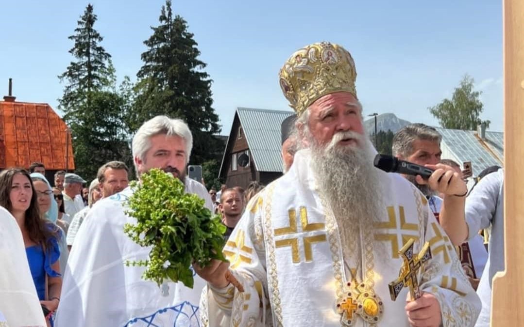 Mitropolit Joanikije na Preobraženje osveštao krst i predvodio litiju na Žabljaku