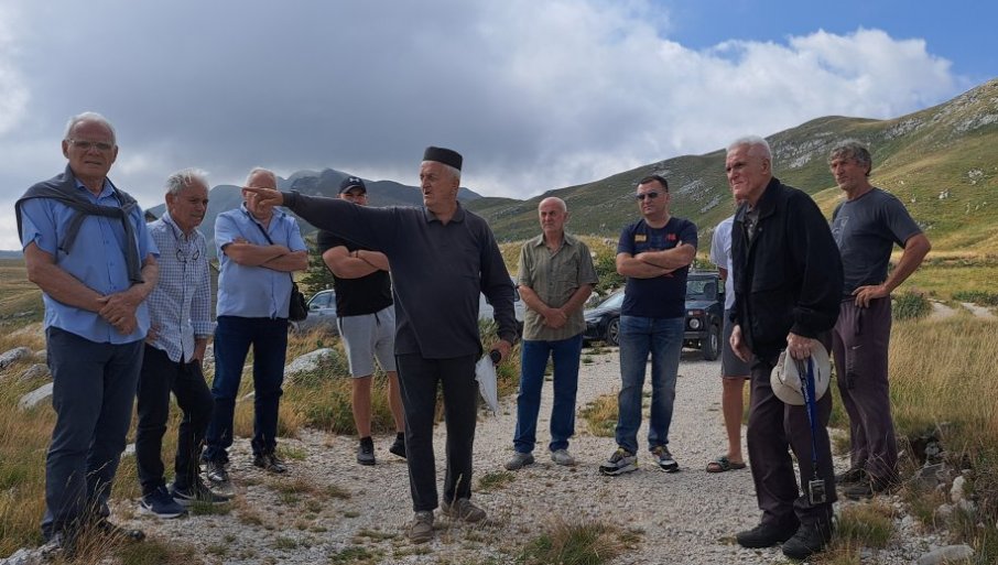 Tuga u Nikšiću: Porodice ubijenih omladinaca „Gvozdenog puka“ obišli zemljišta kod Krnova i traže „posvetu, a ne osvetu“,za svoje najmilije
