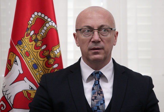 Rakić: Kišobran koji Vučić drži sačuvaće i Srbiju i srpski narod!