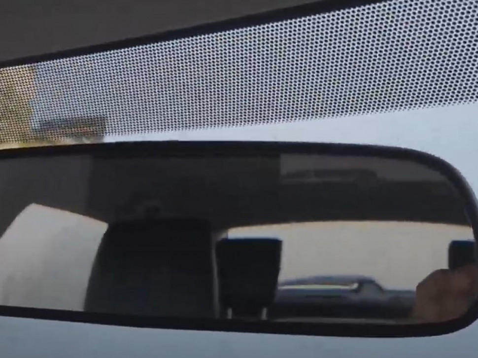 Znate li čemu služe crne tačke na prozoru vašeg auta?