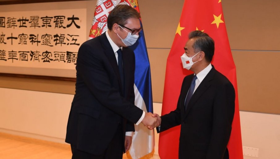 Vučić razgovarao sa kineskim šefom diplomatije: Ponovili čvrstu posvećenost doslednoj borbi za poštovanje međunarodnog prava i načela utkanih u Povelju UN!