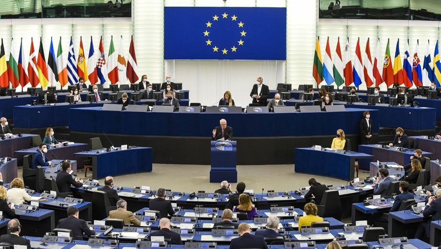 Nove prijetnje i pritisci na predsjednika Srbije: Za ulazak u EU zvaničnici od Vučića traže da uvede sankcije Rusiji