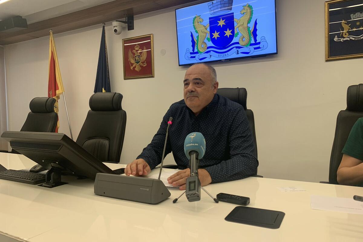 Jušković reagovao na tvrdnje Demokrata: Ne bojim se Krapovića, kome vi namještate nekretnine?