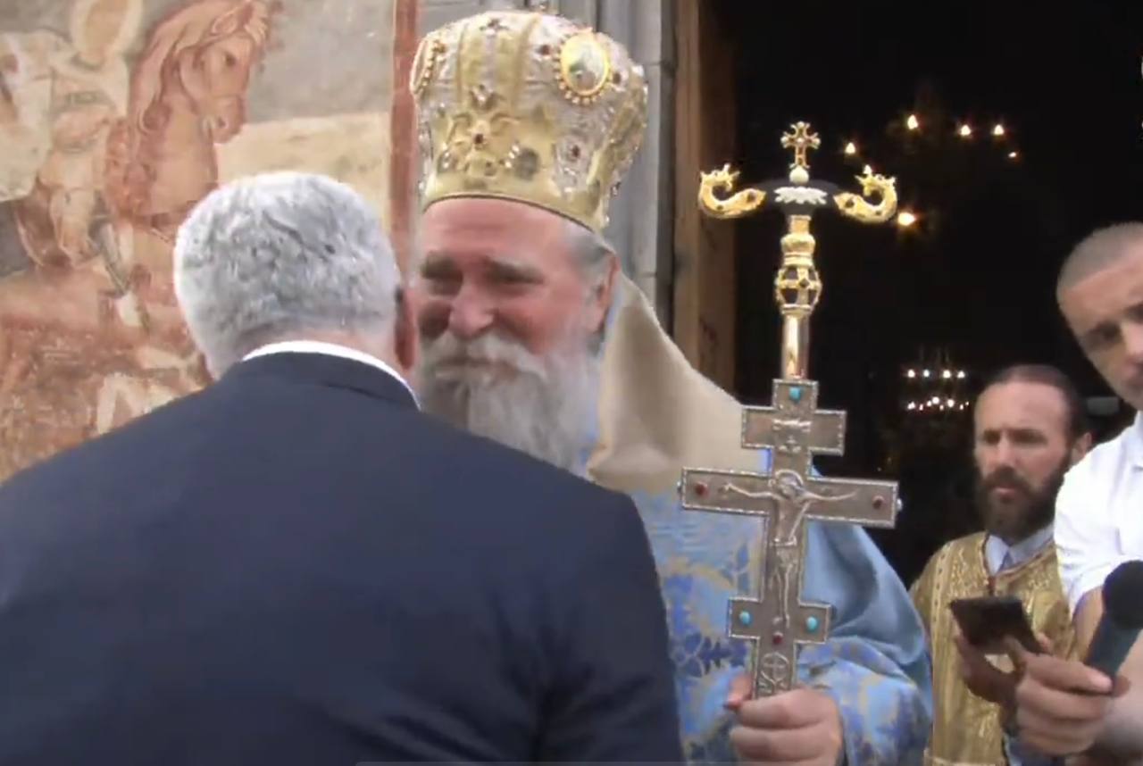 Mitropolit Joanikije uručio zahvalnicu Andriji Mandiću