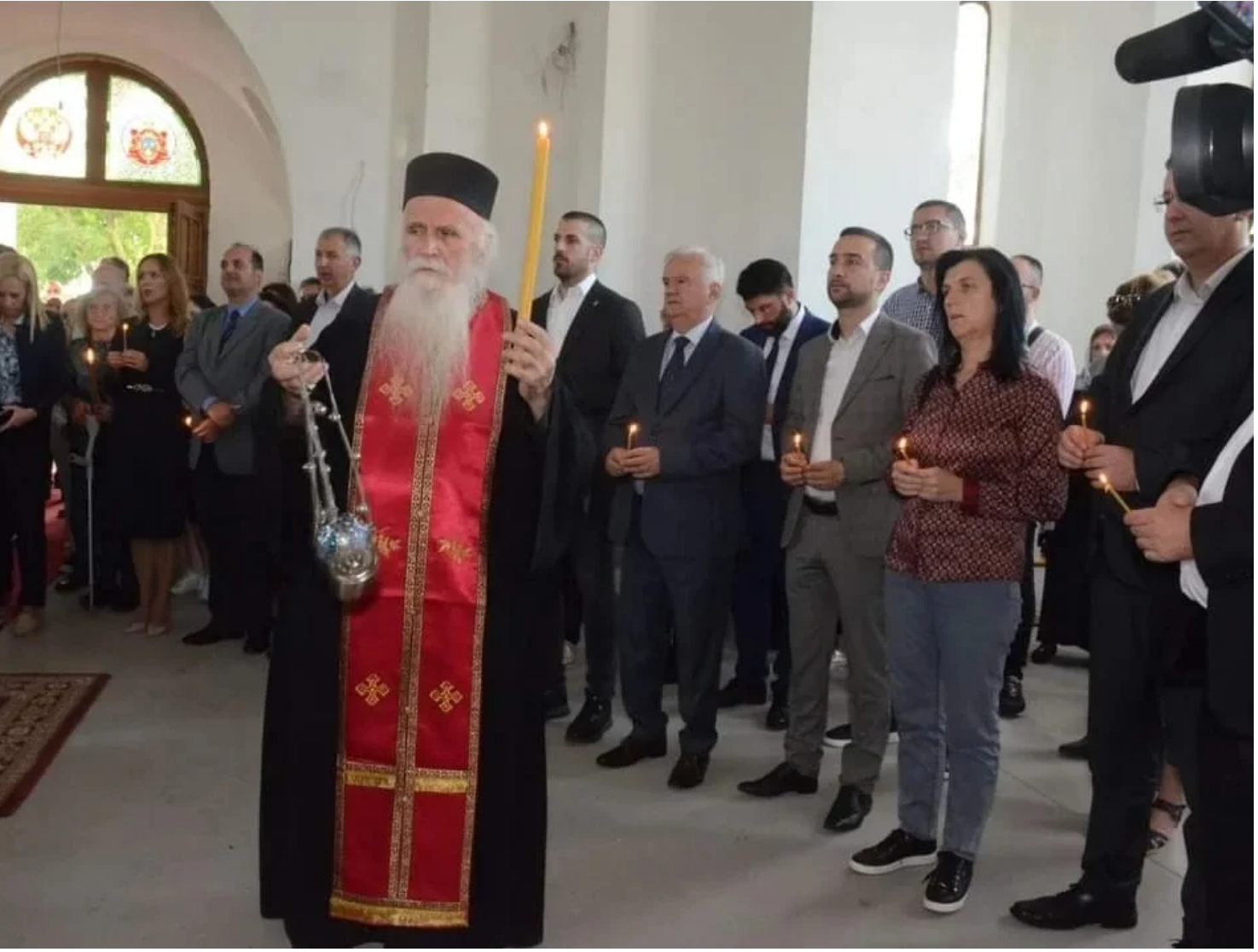 Na Fruškoj gori: Obilježen Dan stradanja Srba iz 13 zapadnokrajiških opština na Banstolu!