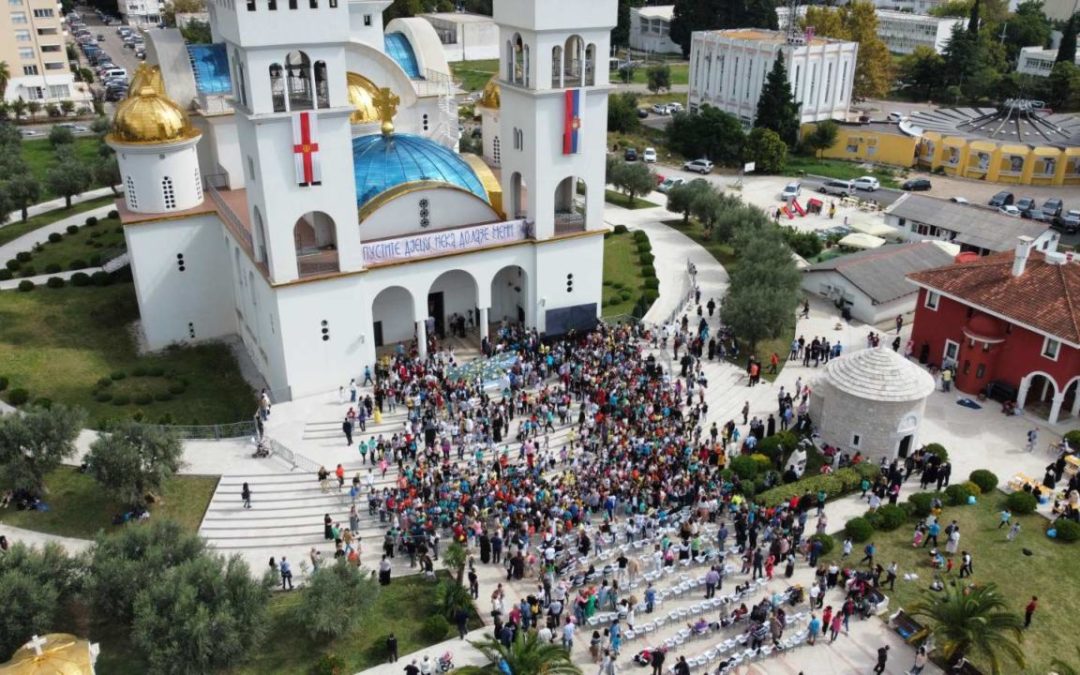 U Baru održan XXI pravoslavni dječiji sabor pod sloganom „Blago meni – djeca Crne Gore svom Mitropolitu Amfilohiju