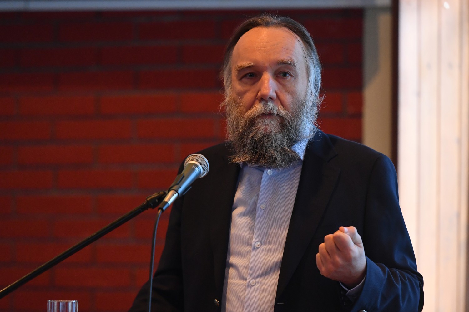Srpski intelektualci uputili pismo podrške Aleksandru Duginu!