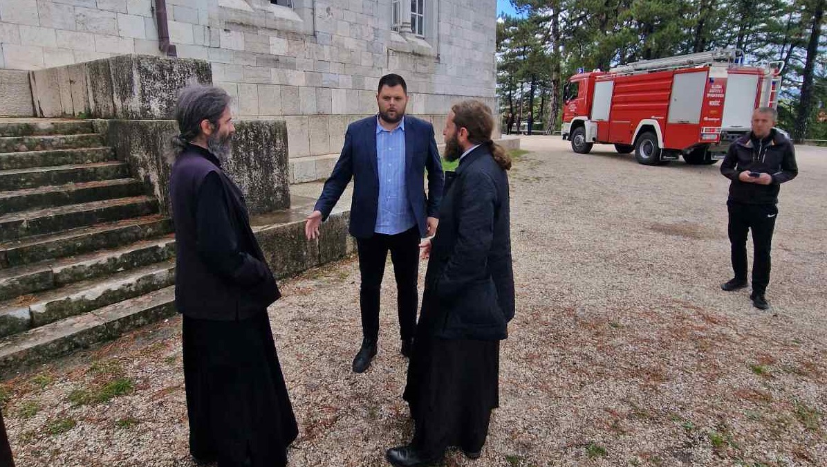 Kovačević obišao Saborni hram svetog Vasilija Ostroškog nakon požara
