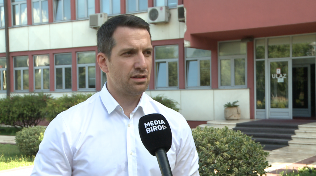Vuksanović: Ne postoje nikakve „kumovske veze“ sa Milatovićem, nije Zakon u pitanju već način na koji se štiti Ustav i pravni poredak