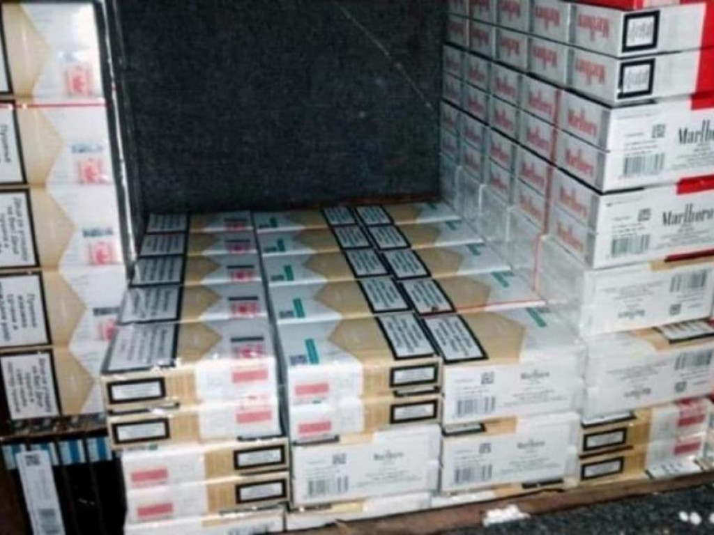 U novoj akciji: U Luci Bar zaplijenjen milionski vrijedan tovar švercovanih cigareta