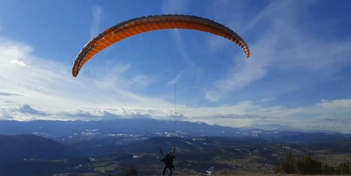 Potraga za dvojicom paraglajderista nastavljena na Skadarskom jezeru