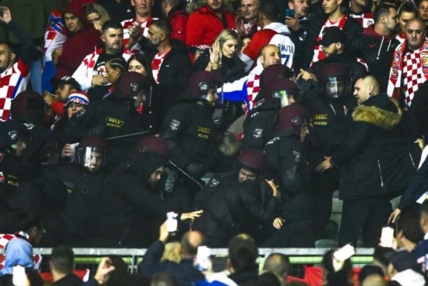 Hrvati slave što Hrvate bije austrijska policija na stadionu u Beču! (VIDEO)