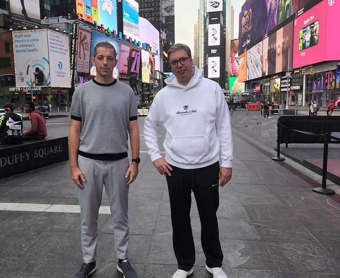 Vučić objavio fotografiju sa Đurićem: Marko sportista brifuje starijeg druga pred važne sastanke