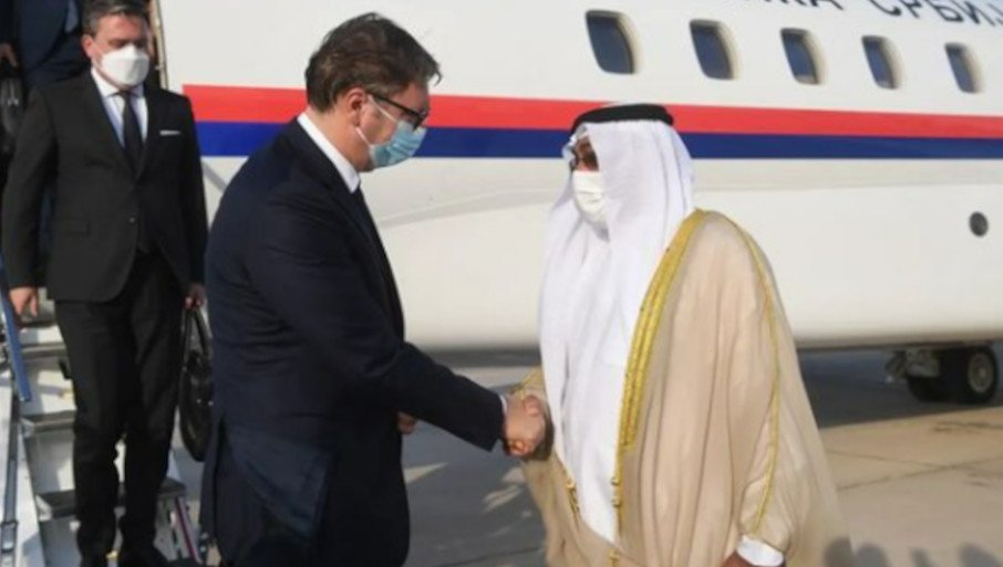 Vučić stigao u Emirate: Radujem se prilici da razmijenimo mišljenja o velikim planovima koje imamo za naše dvije zemlje