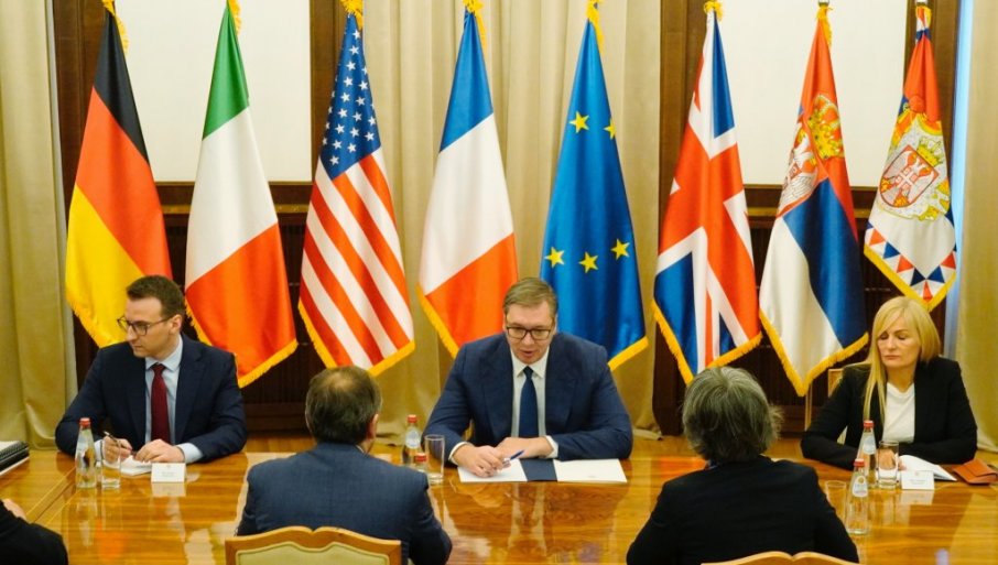 Vučić se oglasio nakon sastanka sa ambasadorima Kvinte : Ozbiljan i suštinski važan razgovor (FOTO)