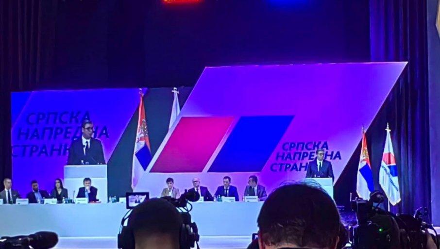 Počela sjednica predsjedništva SNS-a; Vučić: Prvi put biramo vladu kada znamo da imamo ratno stanje u okruženju, riječ kompromis ne postoji