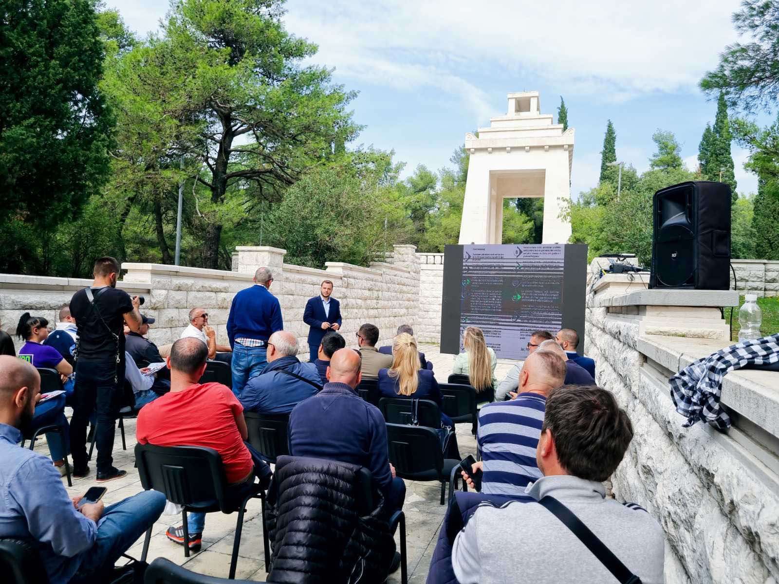 Luka Rakčević i koalicija “Može Podgorica – Ovo je naš grad” predstavili izborni program: Tramvajskim linijama riješiti saobraćajne gužve!