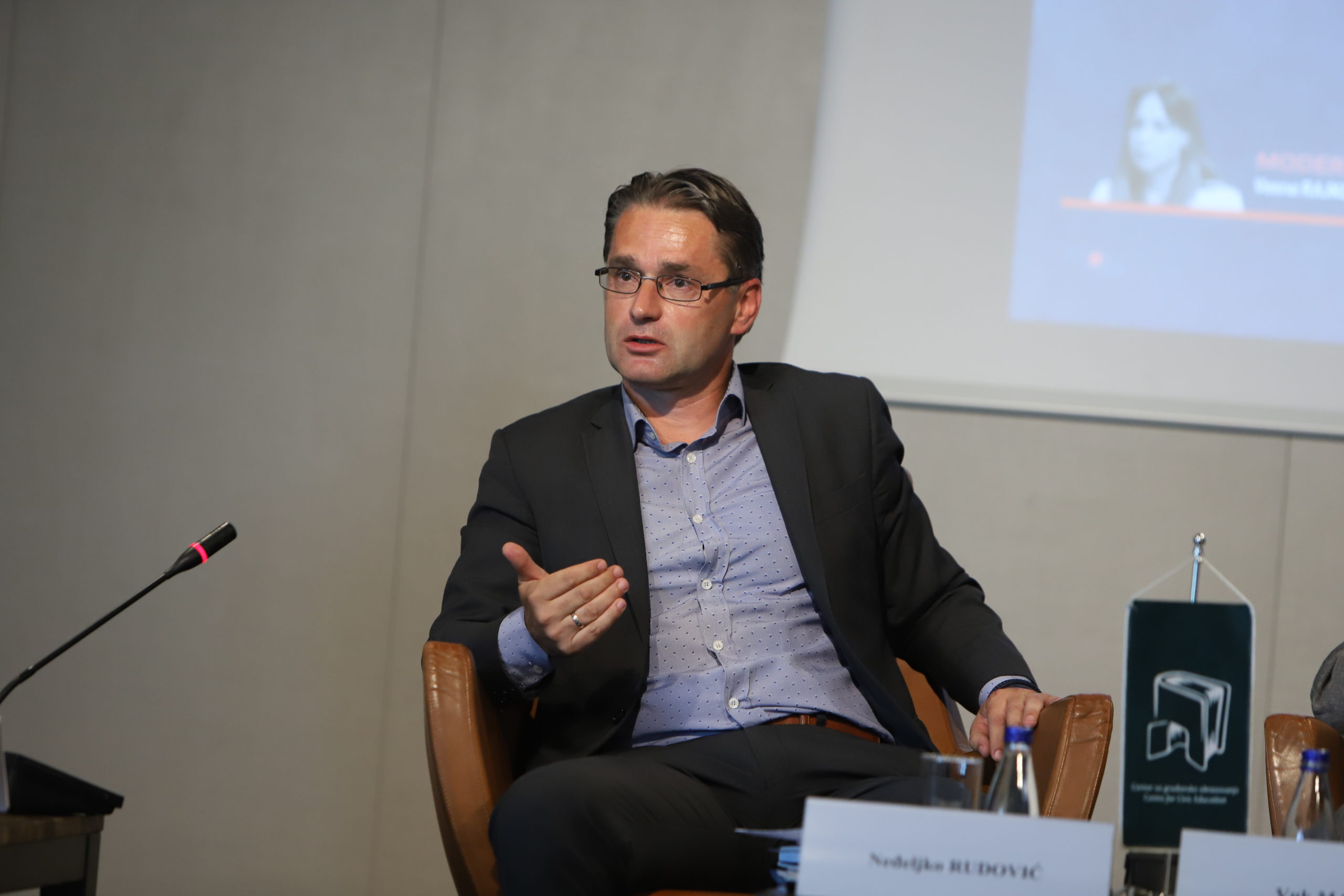 Rudović: Mediji koji koriste nacionalne resurse moraju da poštuje zakone Crne Gore