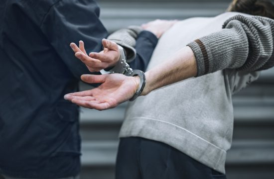 Uhapšene dvije osobe jer se sumnja da su falsifikovali isprave za 12 državljana Turske