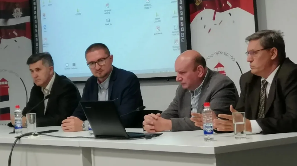 Srpsko-ruski centar “Majak” organizovao tribinu o važnosti vraćanja služenja vojnog roka u Srbiji