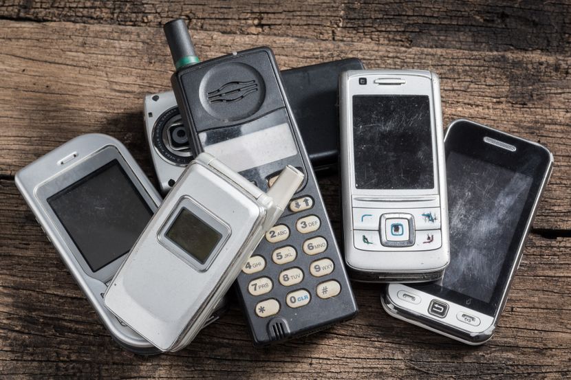 Ove godine biće bačeno 5,3 milijarde telefona: U Evropi se skoro trećina ne koristi