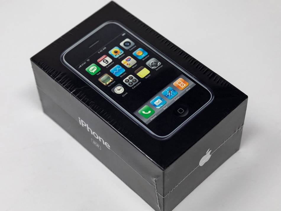 Originalni iPhone u neotvorenom vakuum pakovanju prodat za 40.000 dolara