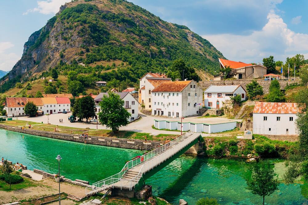 RADOSAVE, MARŠ U ŠAVNIK!