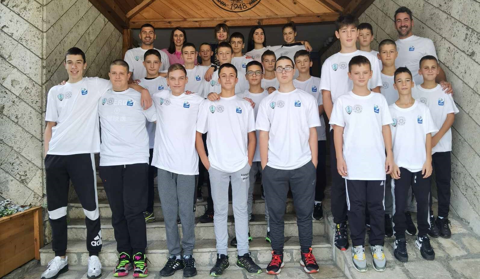 Bivši reprezenativci Crne Gore Damjan Danilović i Vjekoslav Pasković u Kolašinu vode vaterpolo kamp